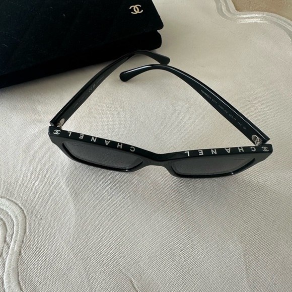 CHANEL Polarized Sunglasses with Case - Picture 2 of 9